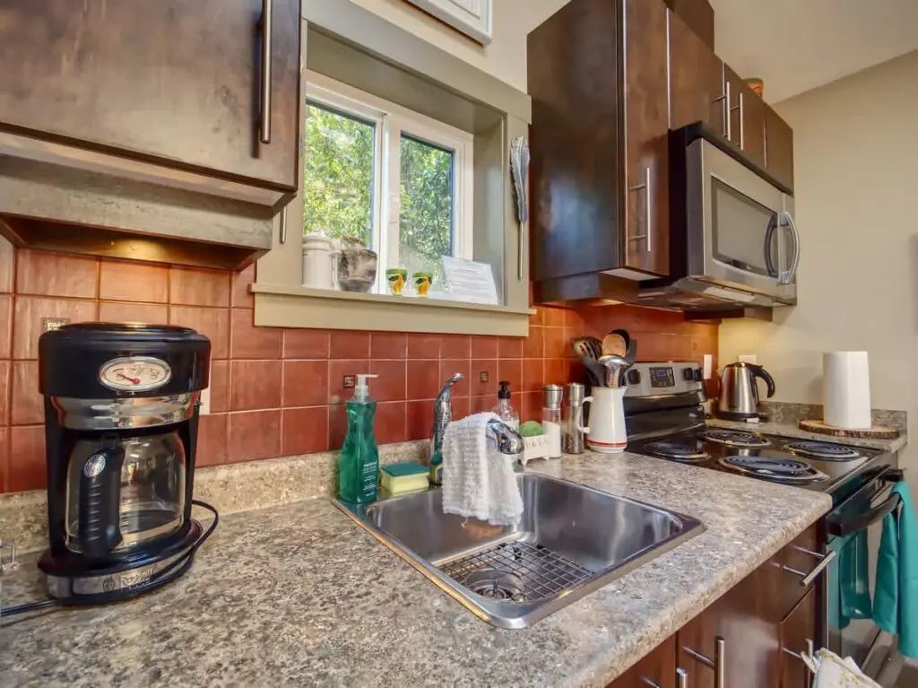 c97ca66a 524b 49 xhDQl