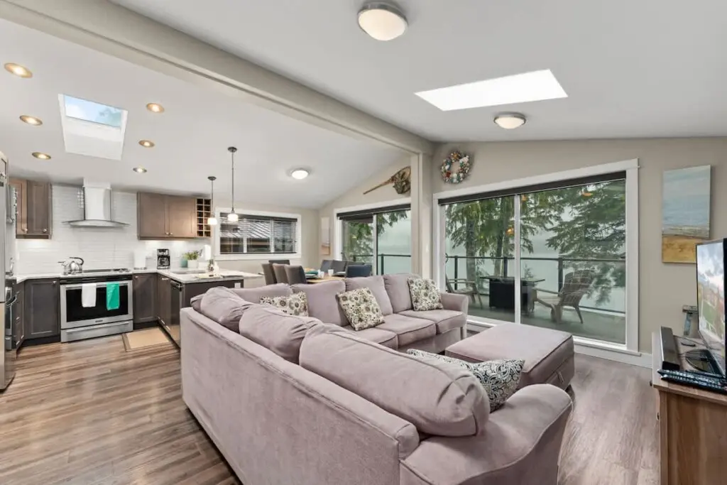 c9ccba4f ddd0 4f wyoEZ