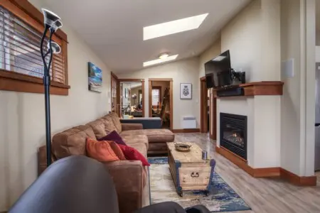 d4a76517 e80d 4b nv4kN