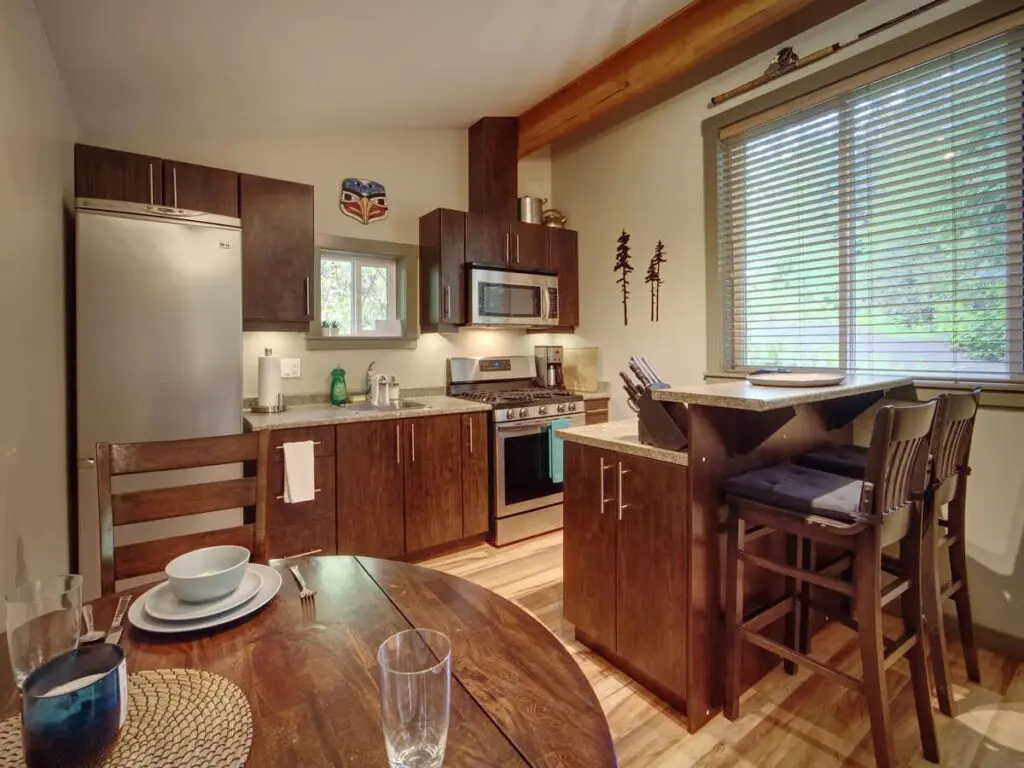 d69adce2 551c 41 CeaLm