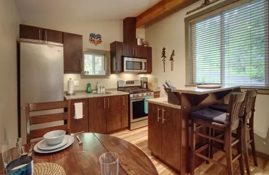 d69adce2 551c 41 CeaLm