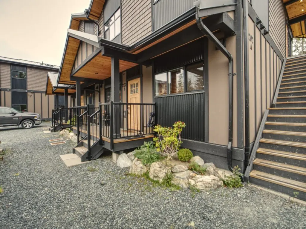 e09fb12f 7e59 4d ZyVyj