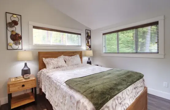 e581efb5 6d83 45 f96IB