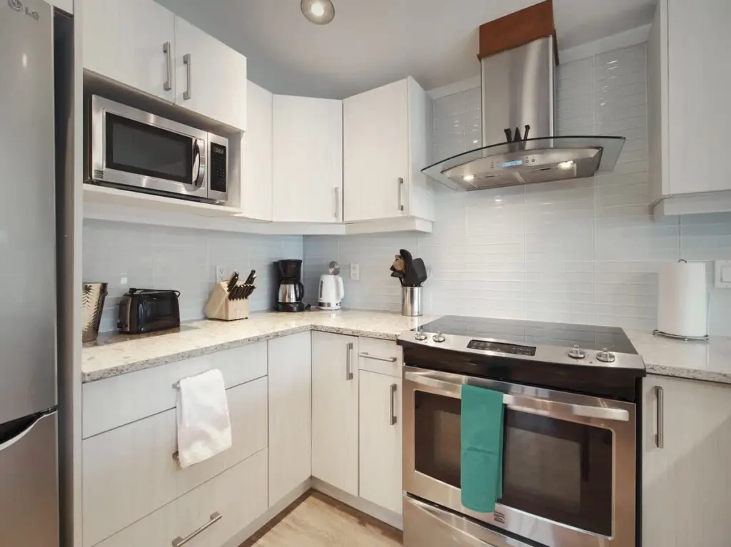 e9f184e7 1784 44 R70rQ