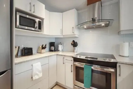 e9f184e7 1784 44 R70rQ