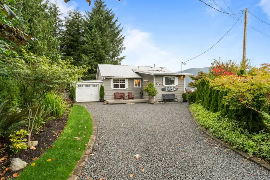 ee9d772e 06f5 4c M4uFe