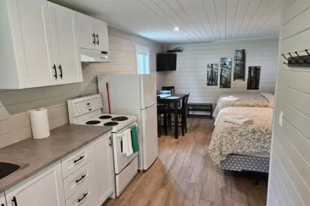 f0818b7c feec 4b HE2f