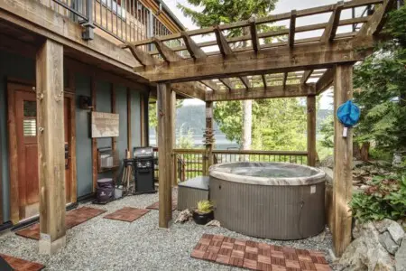 f157ad85 0112 48 nuUYV