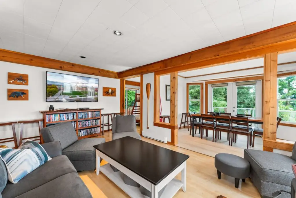 f22fe8aa 7e9c 41 LaY9L