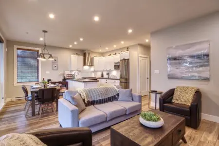 f296af2c 4613 49 kTYtE