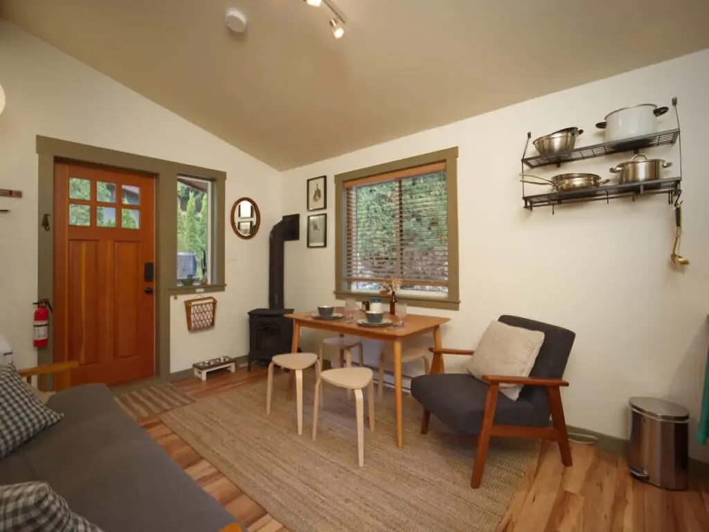 f981afcf ee8c 4d wc9OE