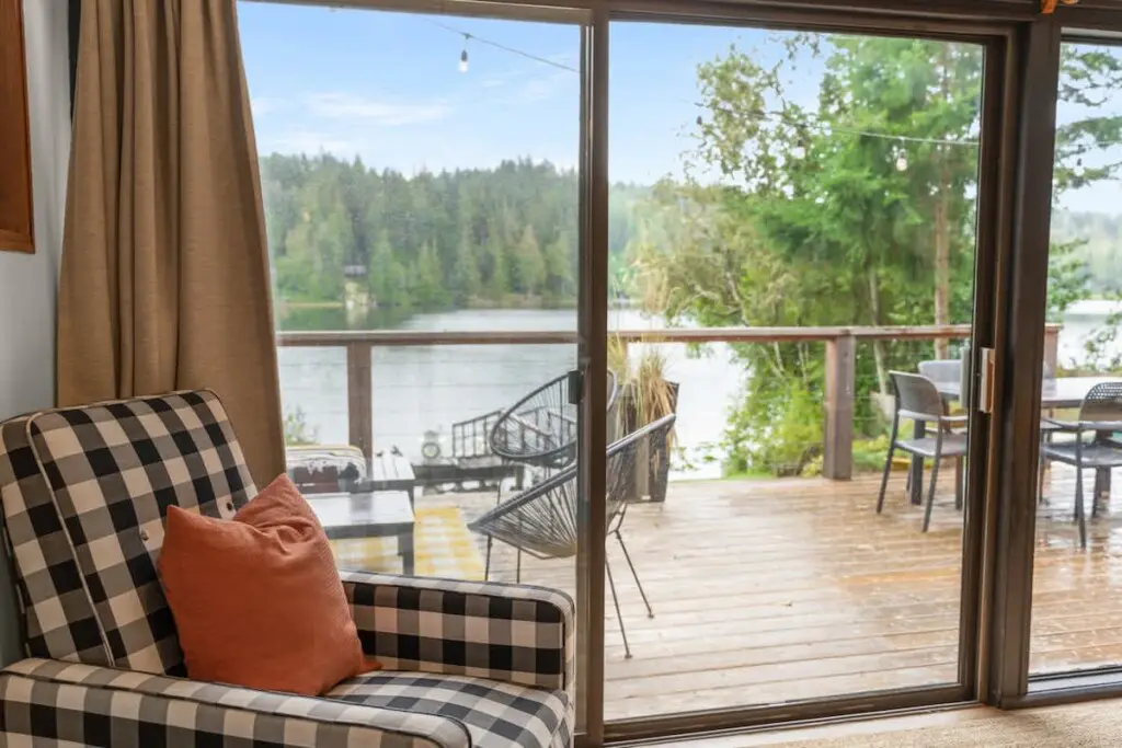 fbb18318 e317 4f OViPz