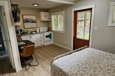 fc516779 81c1 49 kLELG