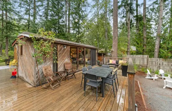 fe047a66 846f 47 JaAkQ