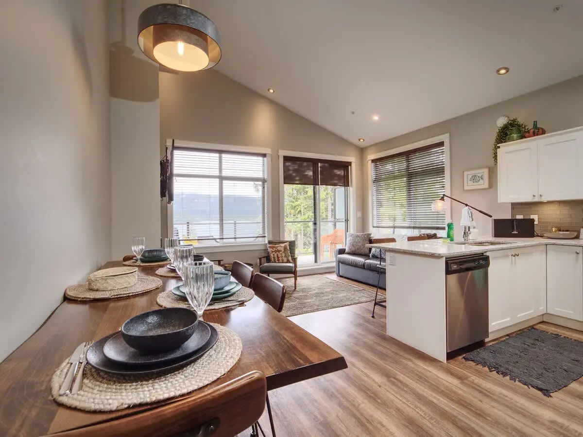 fe26ba90 917c 49 T1JkP