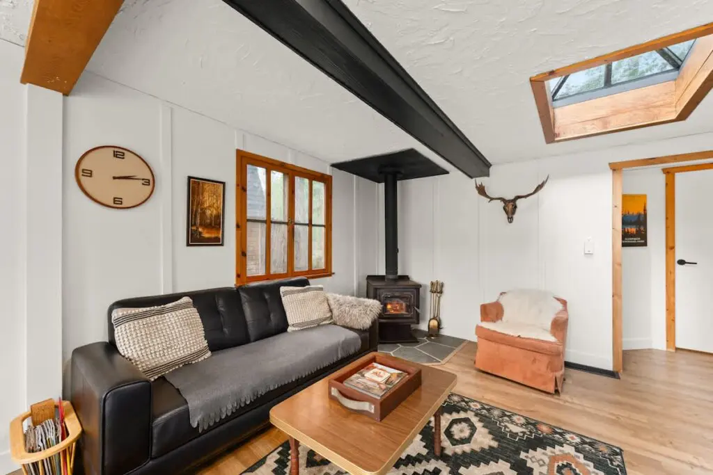 fe8d5b15 4b56 42 beBRl