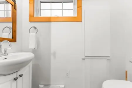 0216d695 3415 4f C1BKK