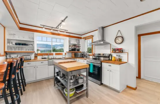 4a3c8077 aa4e 40 7OMj1