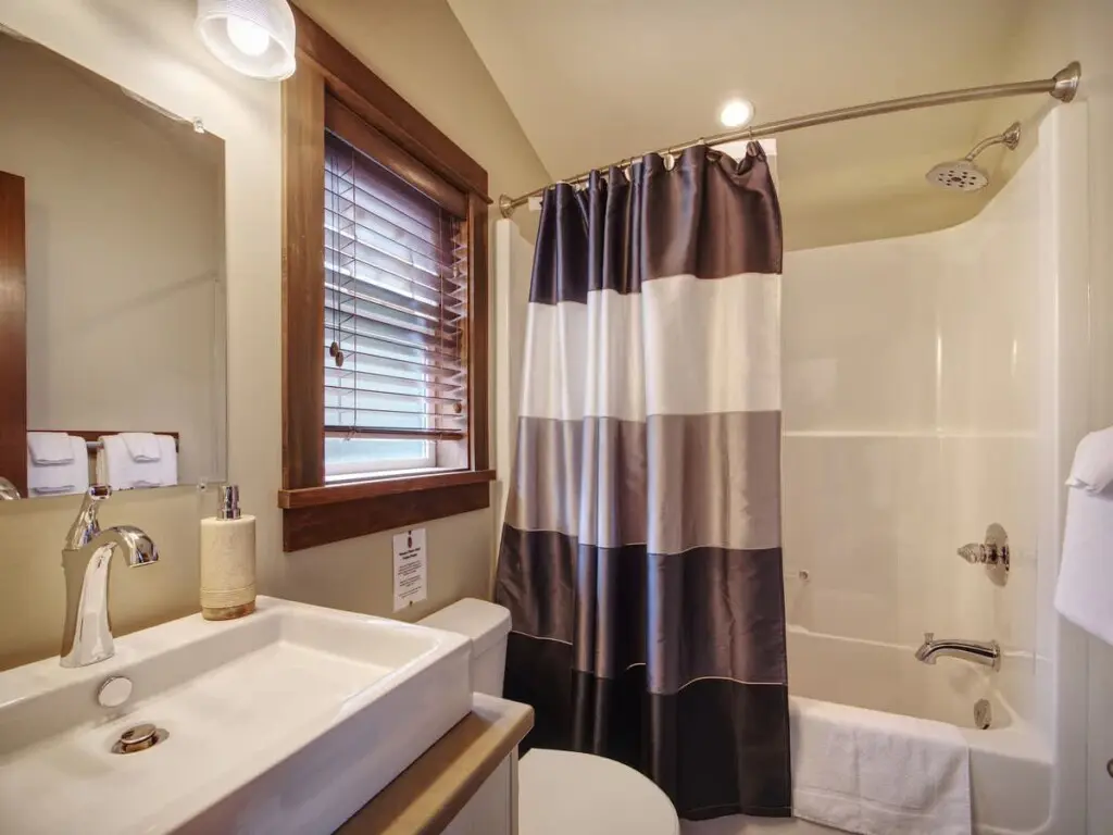 837eca46 f881 41 R6uPD