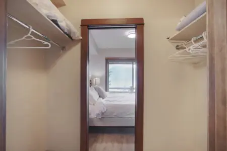 b8f79403 d316 42 dkT O