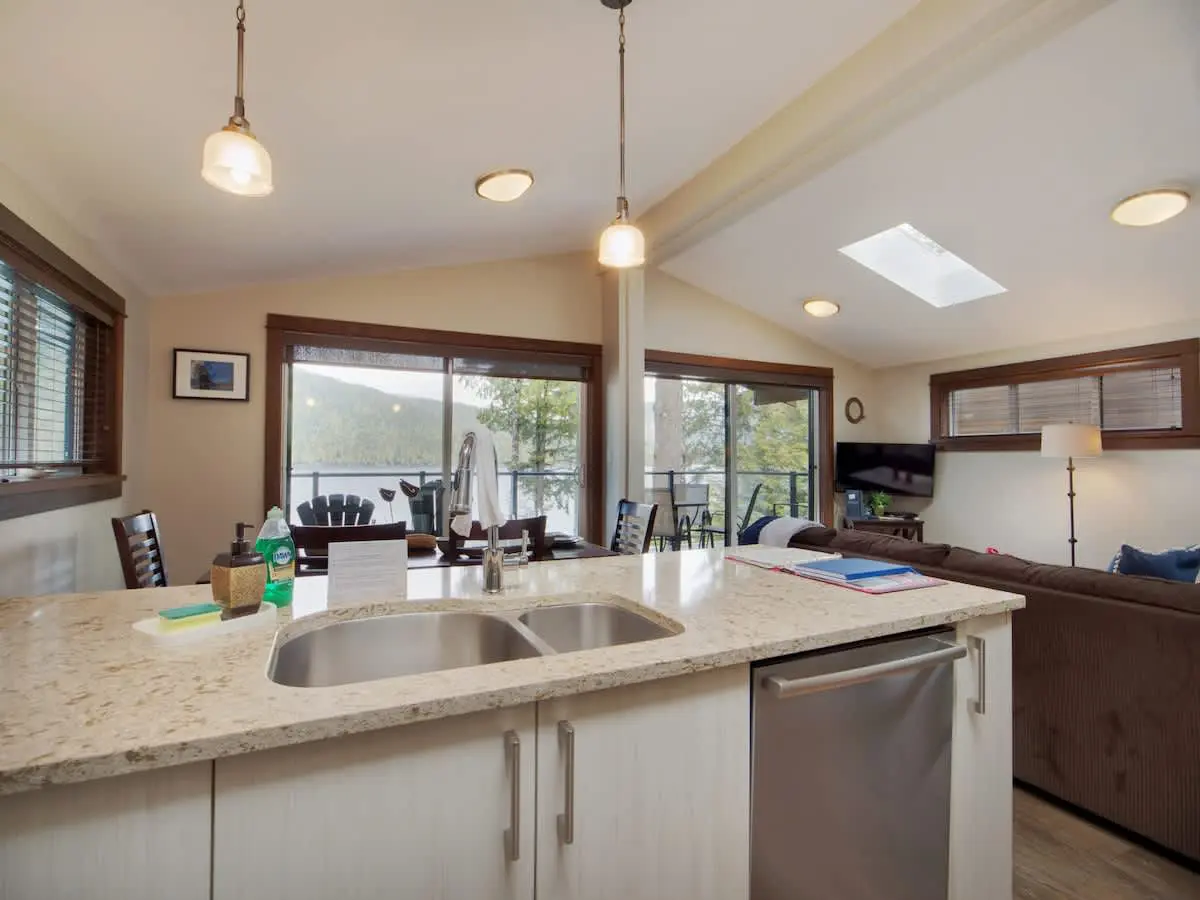 c254c87a ce6a 40 ZUlVk