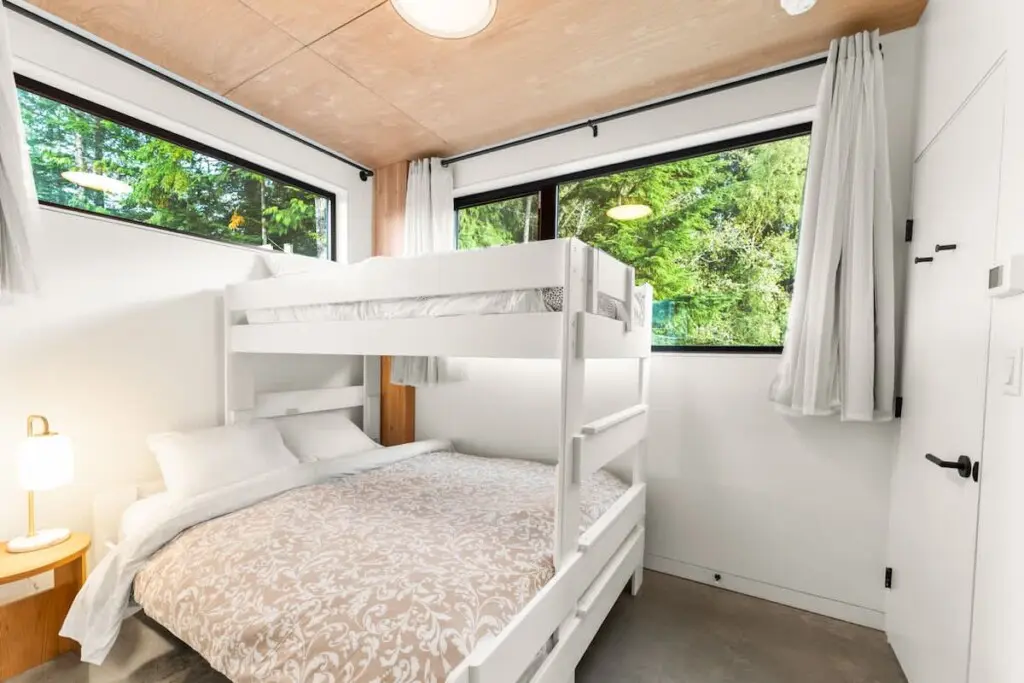 d8918e61 9e0a 4d sxA77