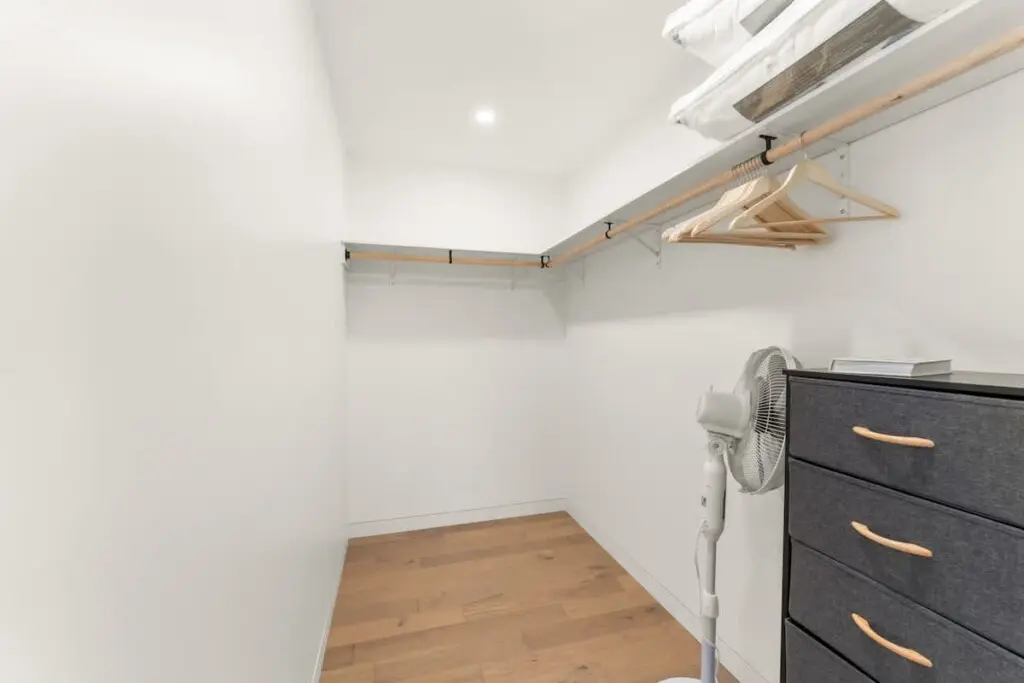 f3fb2f9d 2e6f 48 KJrFH