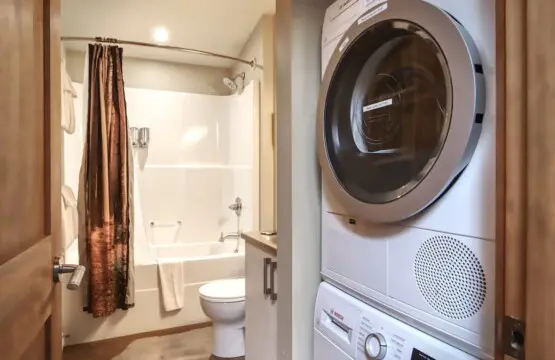 794c2bc9 8b64 4e QgxHK