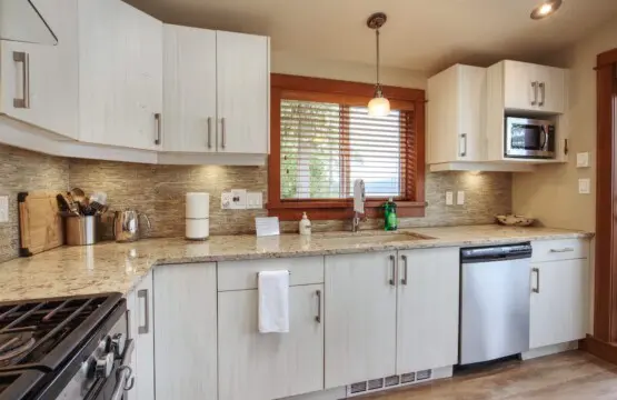 7edf890b 6494 4a vrz3T