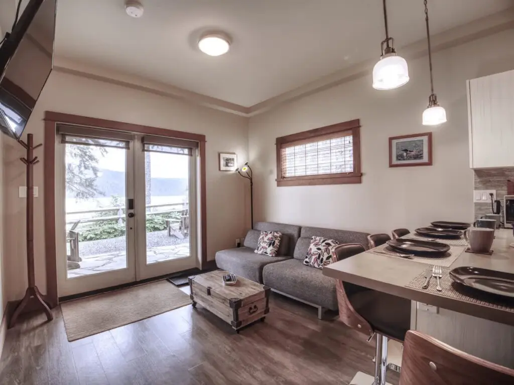 8bbad1f1 9dc7 4a OefJd