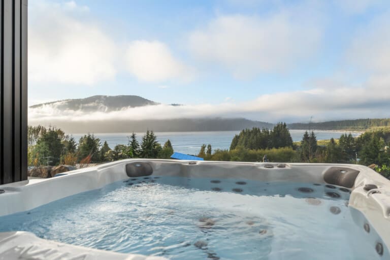 1 hot tub the simple peak