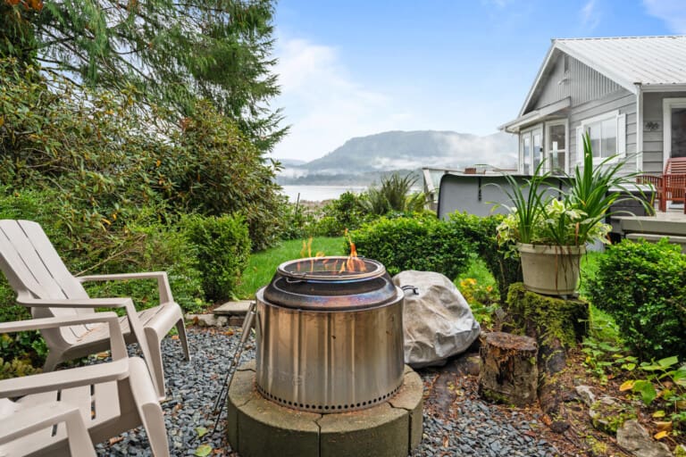 6 firepit the Point