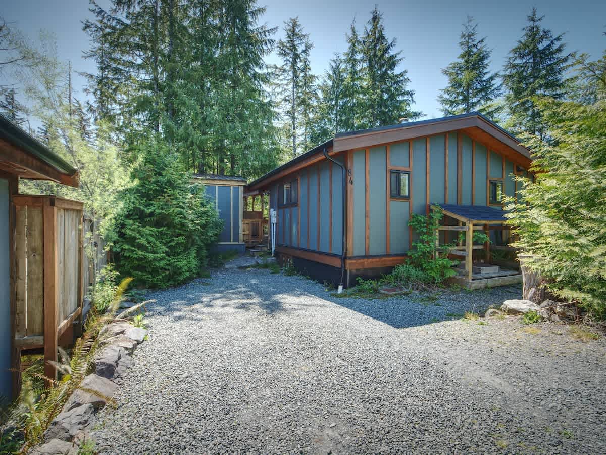 5d9a93bc 7b70 48 CXS7j